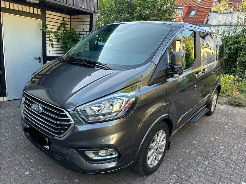 Gebraucht Ford Tourneo 170 PS (125 kW) 2023 Grau Van / Kleinbus