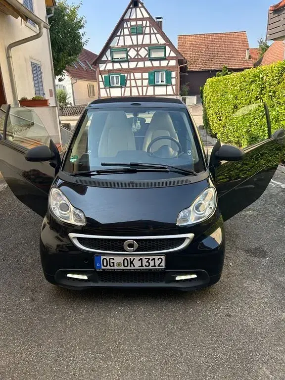Gebraucht Smart ForTwo Cabrio 61 PS (44 kW) 2014 Schwarz Cabrio