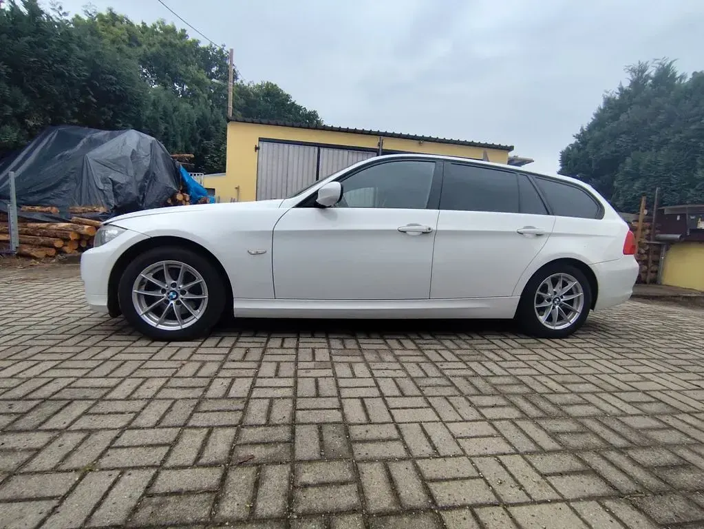 Gebraucht BMW 318 143 PS (105 kW) 2011 Weiß Kombi