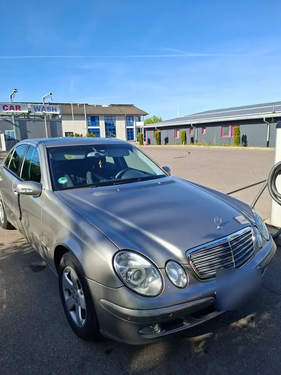 Gebraucht Mercedes E240 177 PS (130 kW) 2002 Limousine