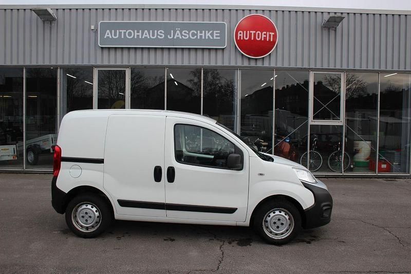 Gebraucht Fiat Fiorino 95 PS (69 kW) 2020 Weiß Van / Kleinbus