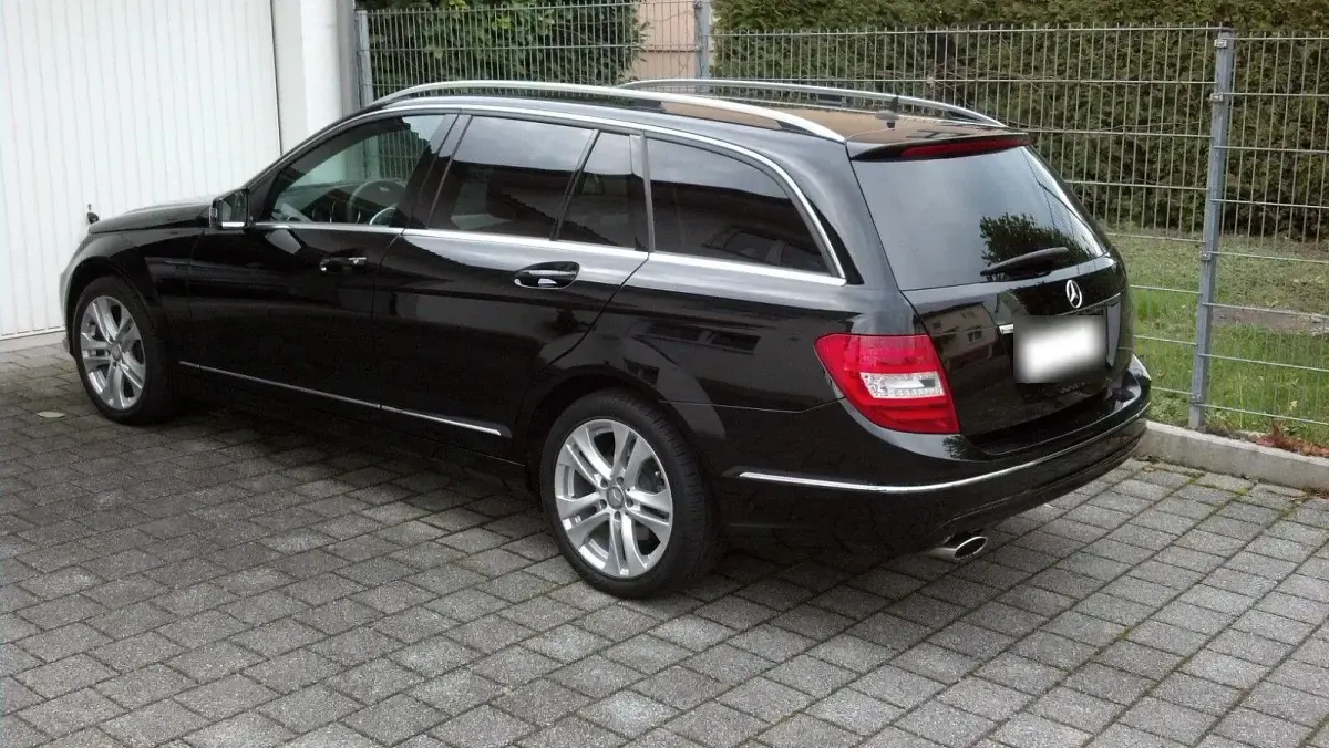 Gebraucht Mercedes C220 Avantgarde 170 PS (125 kW) 2013 Schwarz Limousine