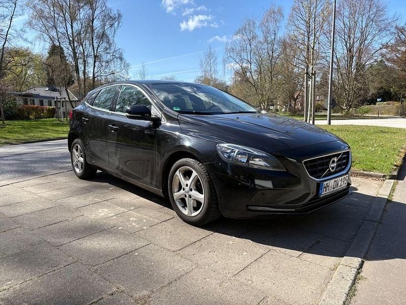 Gebraucht Volvo V40 You! 120 PS (88 kW) 2016 Schwarz Limousine