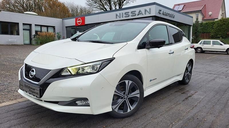 Weiß Gebraucht 2019 Nissan Leaf Tekna Kleinwagen | 13.790 € (Etwas zu teuer) - Bild 1/4