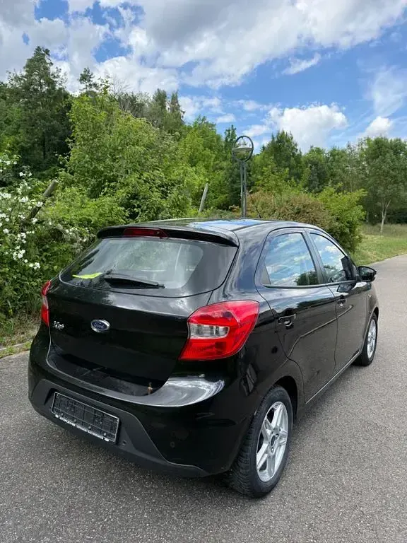 Gebraucht Ford Ka 86 PS (63 kW) 2017 Schwarz Limousine