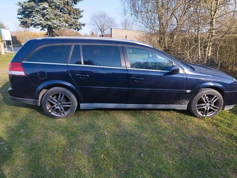 Blau Gebraucht 2005 Opel Vectra Kombi | 1.800 € (Fairer Preis) - Bild 1/4