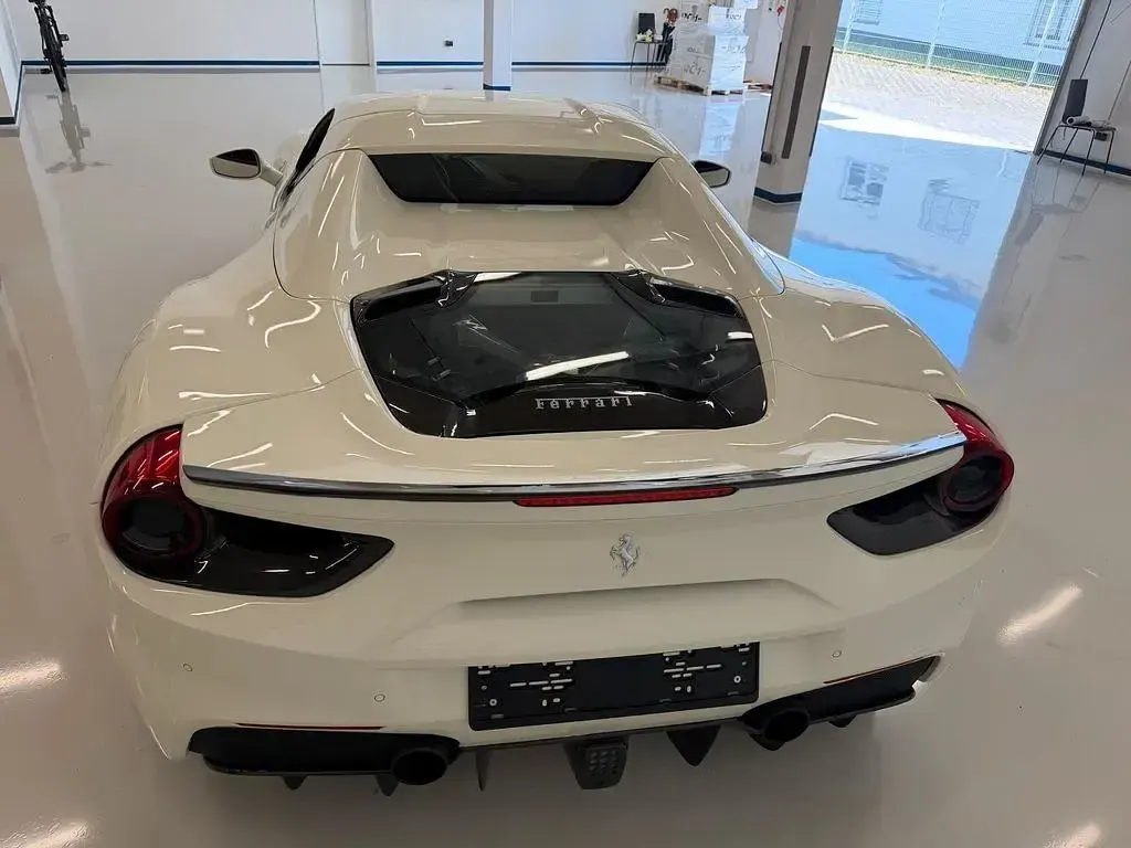 Gebraucht Ferrari 488 669 PS (492 kW) 2018 Weiß Cabrio