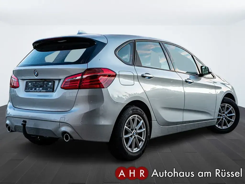 Gebraucht BMW 218 Active Tourer Advantage 150 PS (110 kW) 2018 Glaciersilber Van / Kleinbus