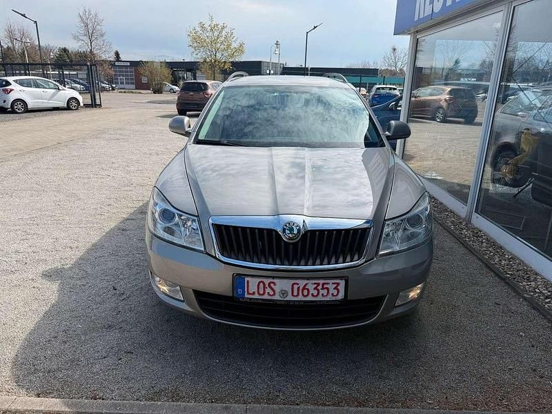 Second-hand Skoda Octavia Impuls Edition 105 CP (77 kW) 2010 Bej Break
