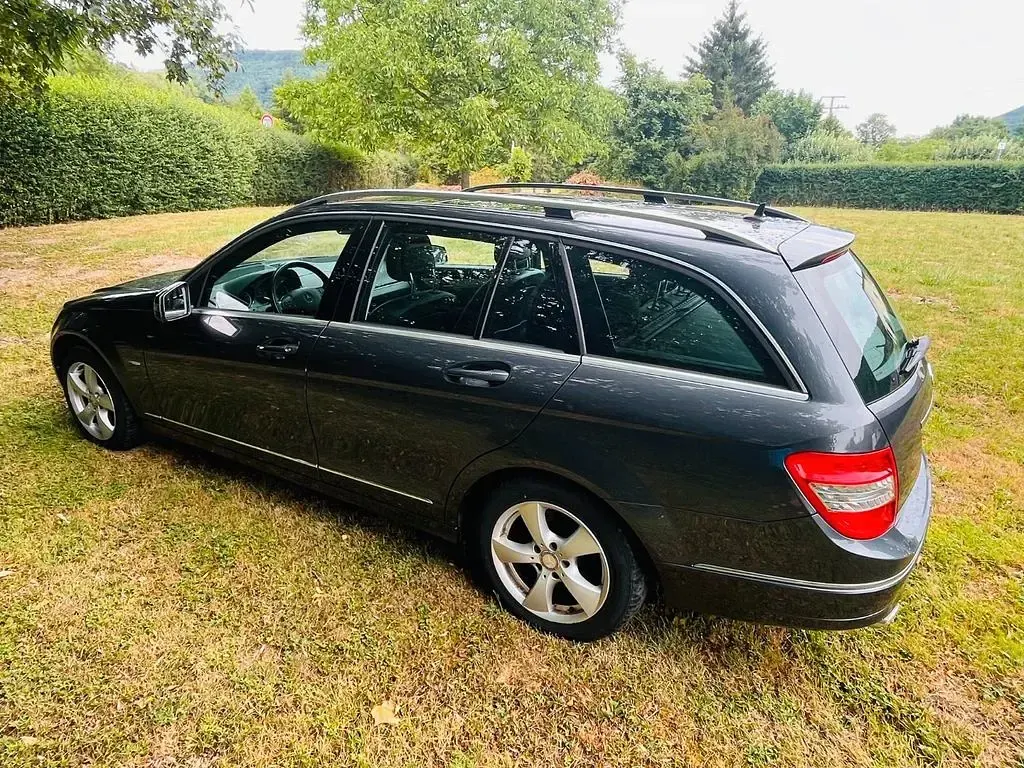 Gebraucht Mercedes C220 170 PS (125 kW) 2010 Grau Limousine