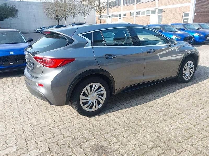 Gebraucht Infiniti Q30 109 PS (80 kW) 2017 Grau Limousine