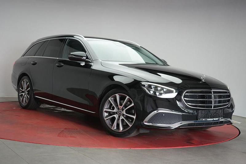 Schwarz Gebraucht 2021 Mercedes E200 Exclusive Limousine | 26.990 € (Superpreis) - Bild 1/4