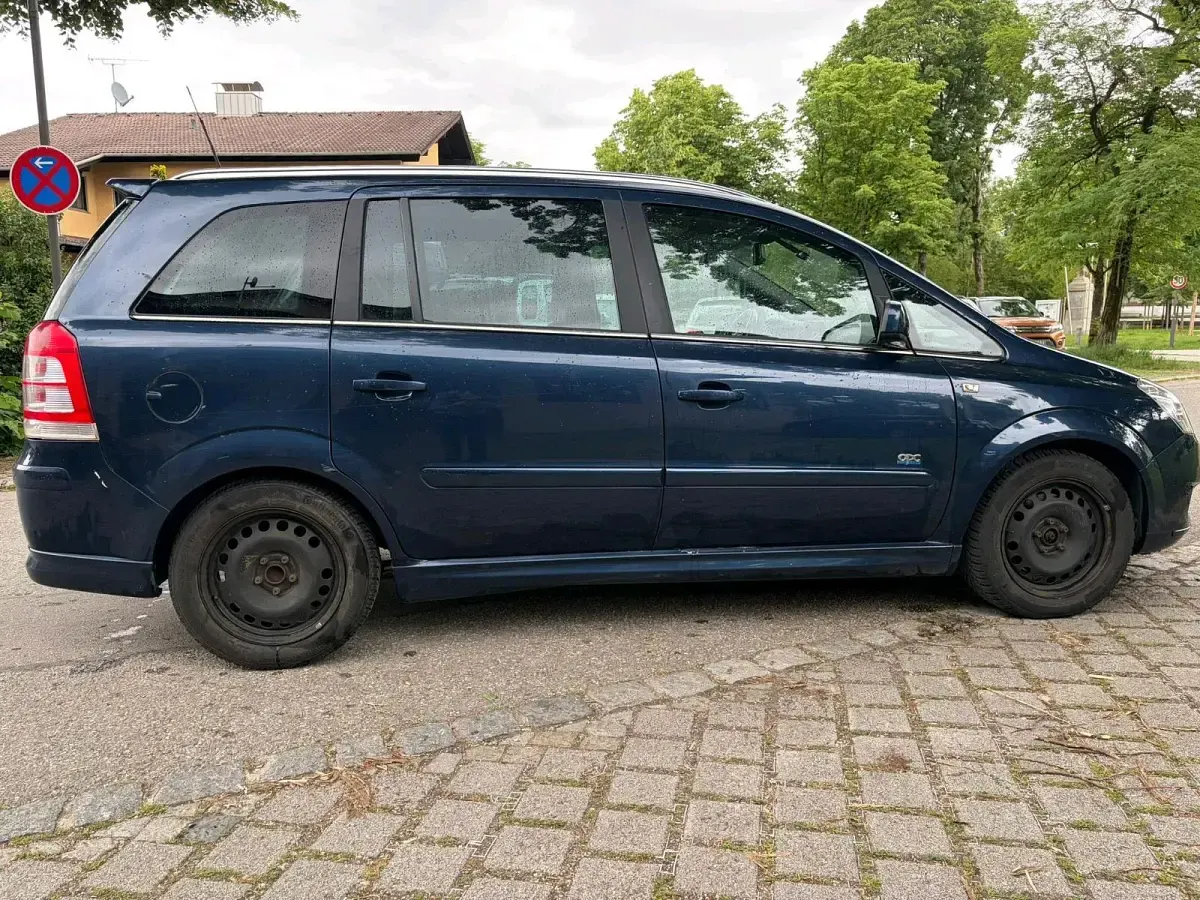 Gebraucht Opel Zafira 150 PS (110 kW) 2010 Blau Van / Kleinbus