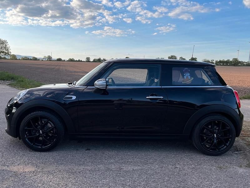 Second-hand Mini ONE 102 CP (75 kW) 2015 Negru Hatchback