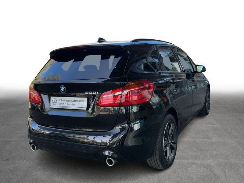 Gebraucht BMW 220 Active Tourer Sport Line 192 PS (141 kW) 2020 Black sapphire metallic Van / Kleinbus