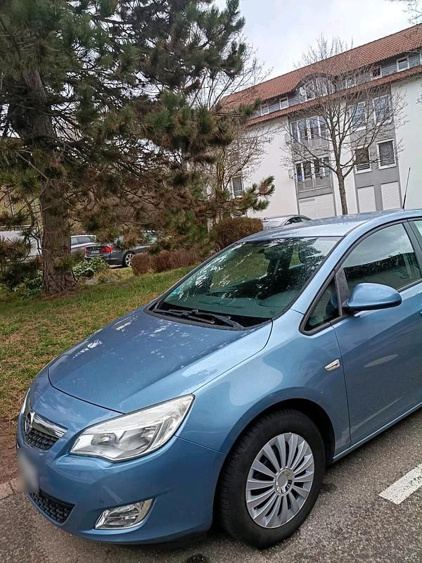 Usata Opel Astra 116 CV (85 kW) 2012 Blu Berlina
