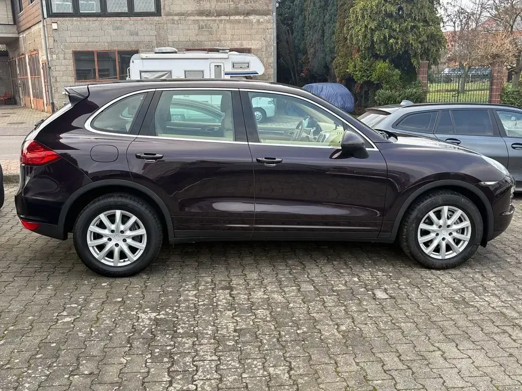 Gebraucht Porsche Cayenne Diesel 241 PS (177 kW) 2010 Violett SUV