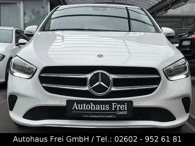 Gebraucht Mercedes B200 Style 150 PS (110 kW) 2021 Weiß Kleinwagen