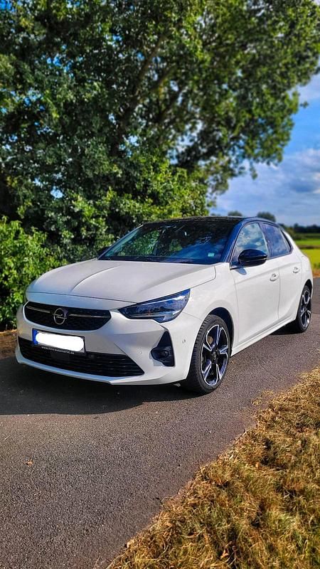 Weiß Gebraucht 2020 Opel Corsa GS Line Kleinwagen | 10.900 € (Guter Preis) - Bild 1/4
