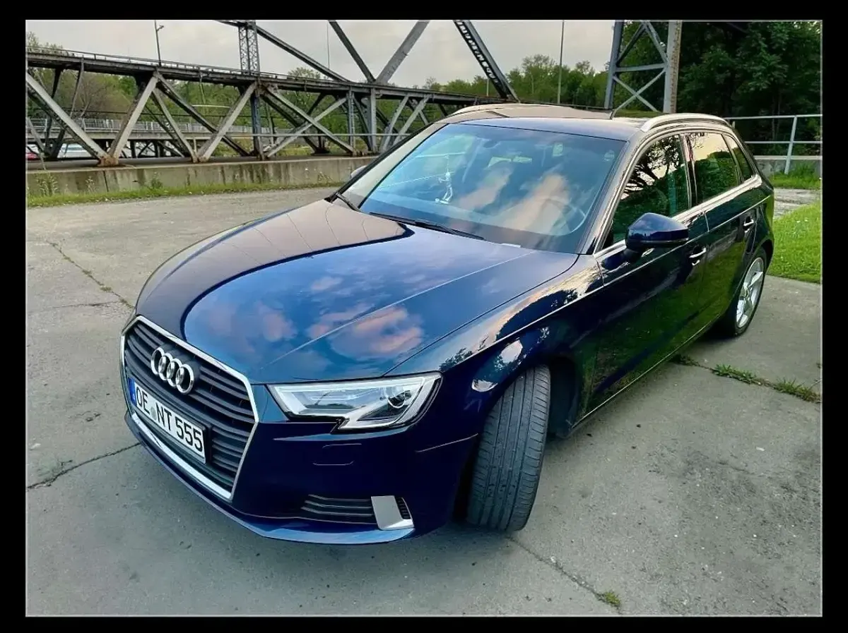 Gebraucht Audi A3 Sport 116 PS (85 kW) 2019 Blau Limousine