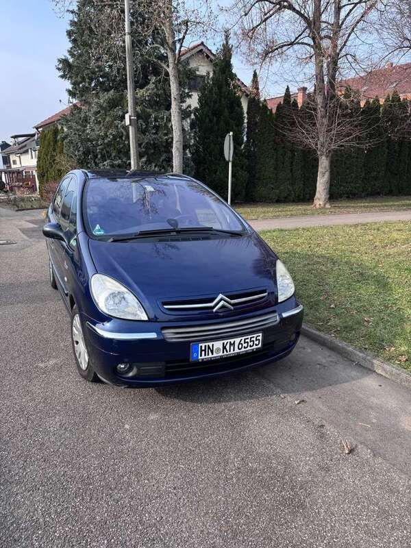 Blau Gebraucht 2008 Citroën Xsara Picasso Exclusive Van / Kleinbus | 1.790 € (Fairer Preis) - Bild 1/4