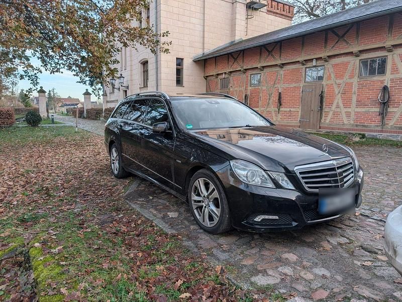 Gebraucht Mercedes E350 265 PS (194 kW) 2010 Schwarz Kombi