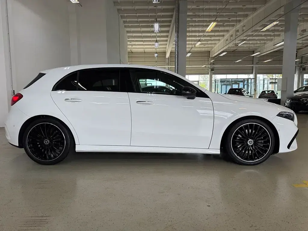 Gebraucht Mercedes A220 AMG line 190 PS (139 kW) 2025 Polarweiß uni Limousine