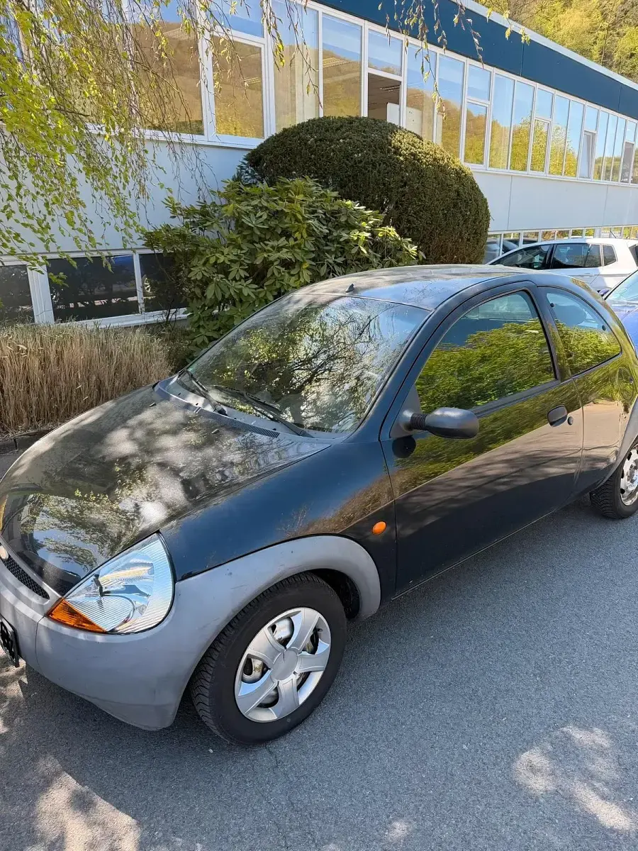 Second-hand Ford Ka 44 CP (32 kW) 2006 Negru Hatchback