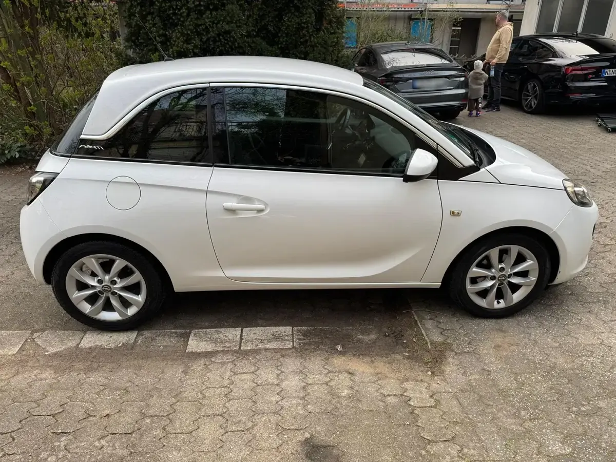 Gebraucht Opel Adam 69 PS (50 kW) 2015 Weiß Kleinwagen
