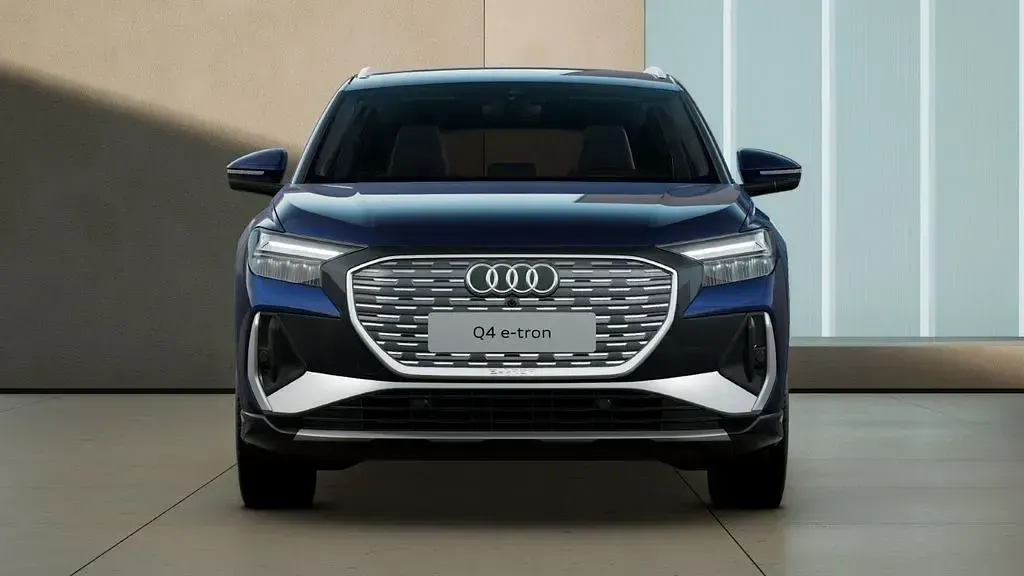 Używany Audi Q4 e-tron S-Line 210 kW (286 KM) 2025 Niebieski SUV