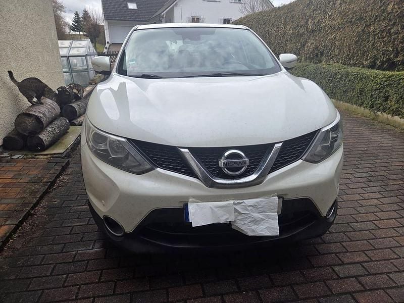 Gebraucht Nissan Qashqai Acenta 131 PS (96 kW) 2014 Weiß SUV