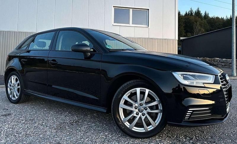 Schwarz Gebraucht 2020 Audi A3 e-tron Basis Kleinwagen | 15.900 € (Superpreis) - Bild 1/4