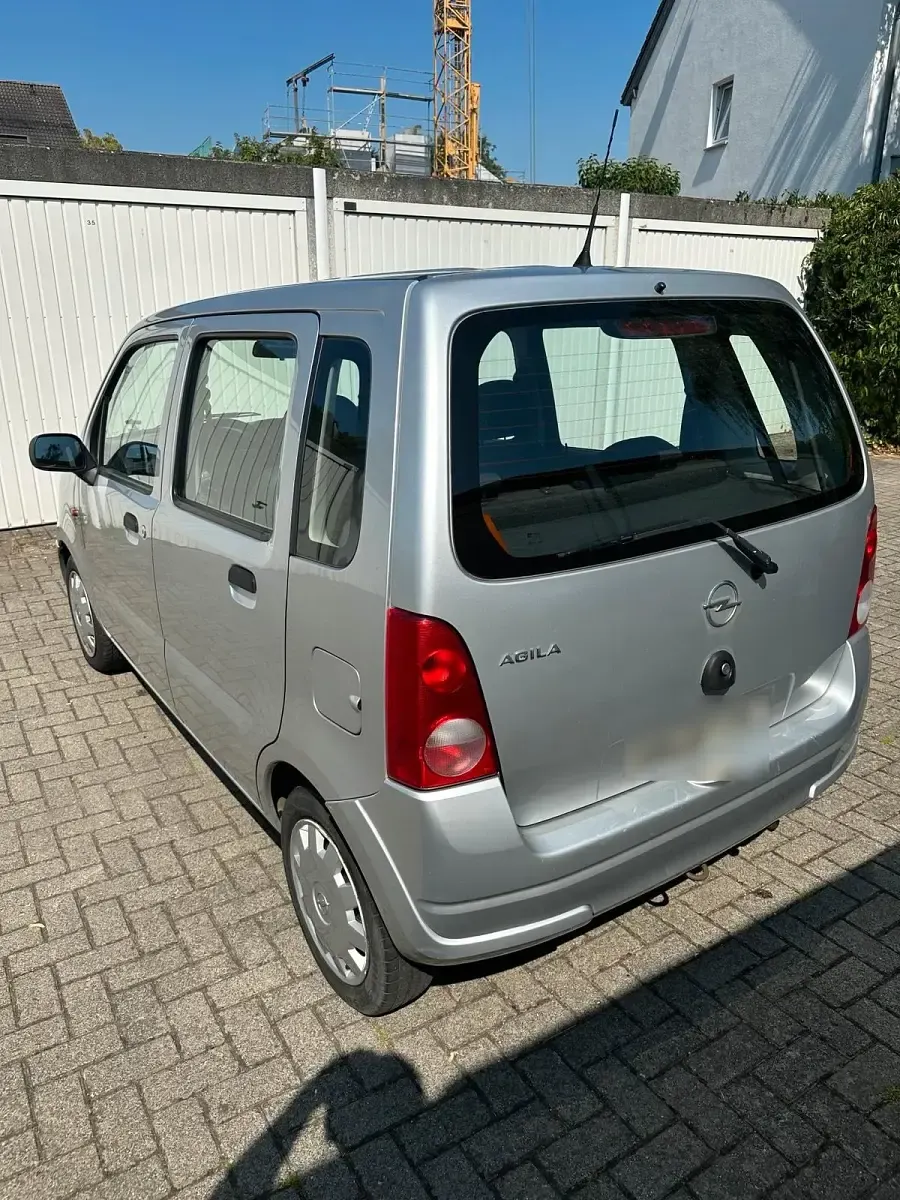 Gebraucht Opel Agila 72 PS (52 kW) 2005 Silber Van / Kleinbus