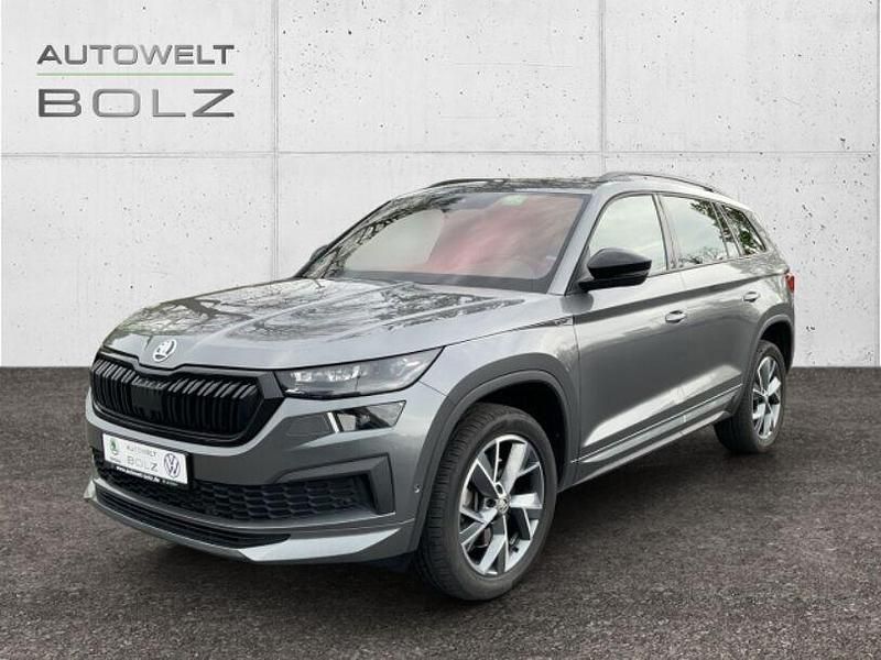Grau Gebraucht 2023 Skoda Kodiaq SportLine SUV | 42.490 € (Etwas zu teuer) - Bild 1/4
