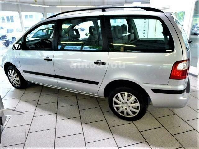 Gebraucht Ford Galaxy Trend 131 PS (96 kW) 2005 Silber metallic Van / Kleinbus