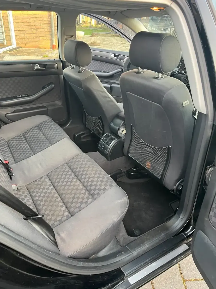 Gebraucht Audi A6 150 PS (110 kW) 2002 Schwarz Kombi