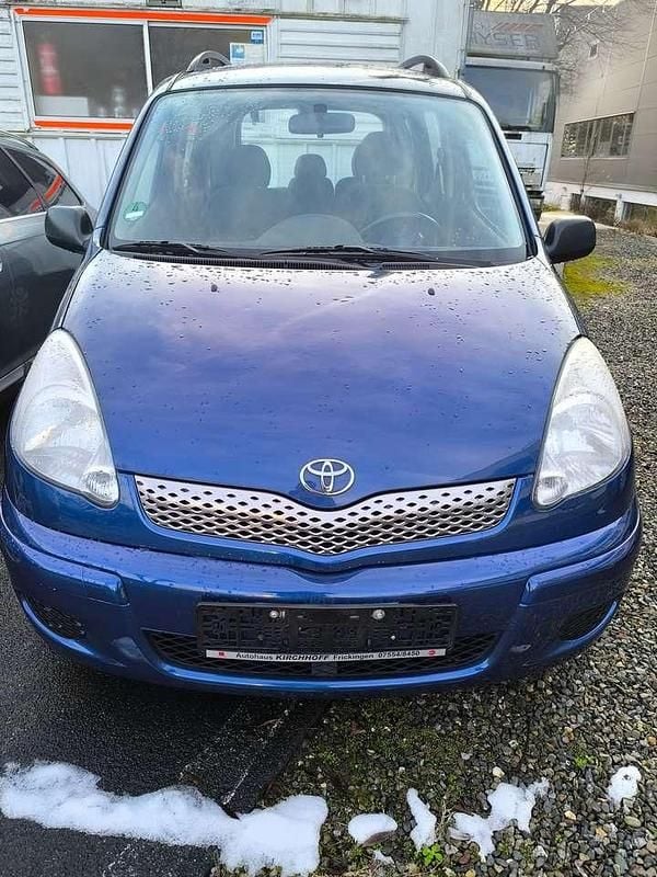 Blue mica Gebraucht 2004 Toyota Yaris Verso Sol Van / Kleinbus | 1.600 € - Bild 1/4