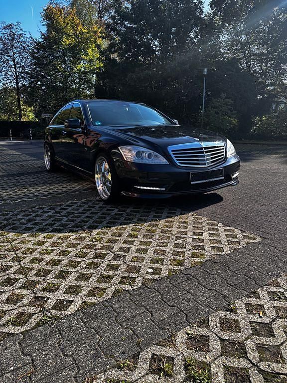 Schwarz Gebraucht 2009 Mercedes S350 Limousine | 16.999 € (Teuer) - Bild 1/4