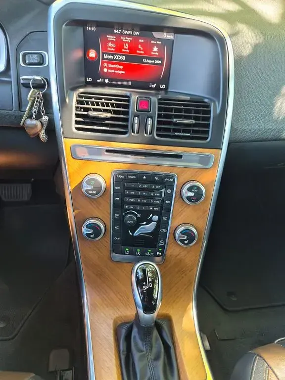 Gebraucht Volvo XC60 Linje Inscription 245 PS (180 kW) 2017 Braun SUV