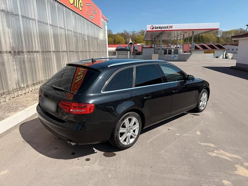 Używany Audi A4 Comfort 240 KM (176 kW) 2011 Czarny Kombi