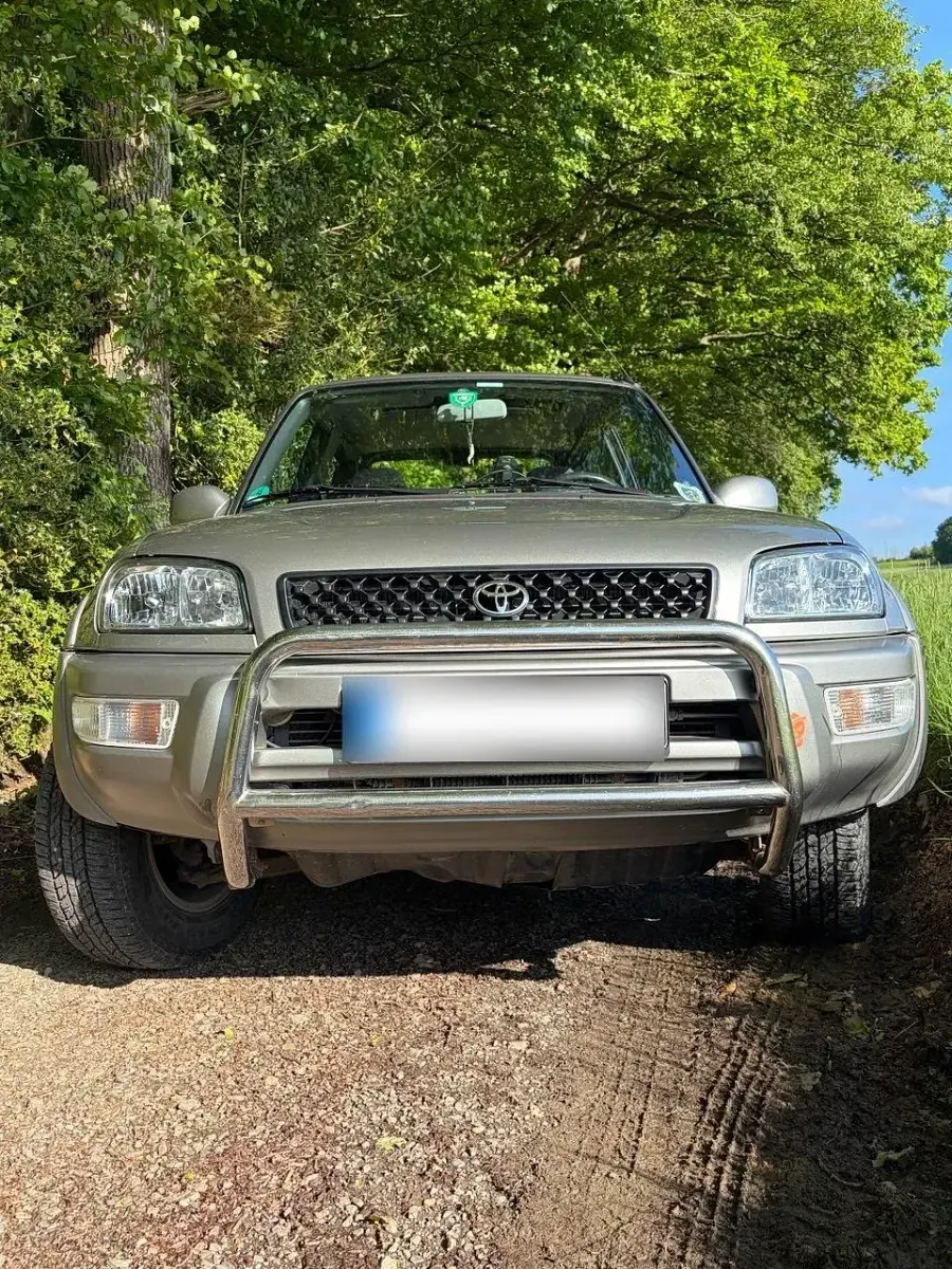 Gebraucht Toyota RAV4 128 PS (94 kW) 1999 Silber SUV
