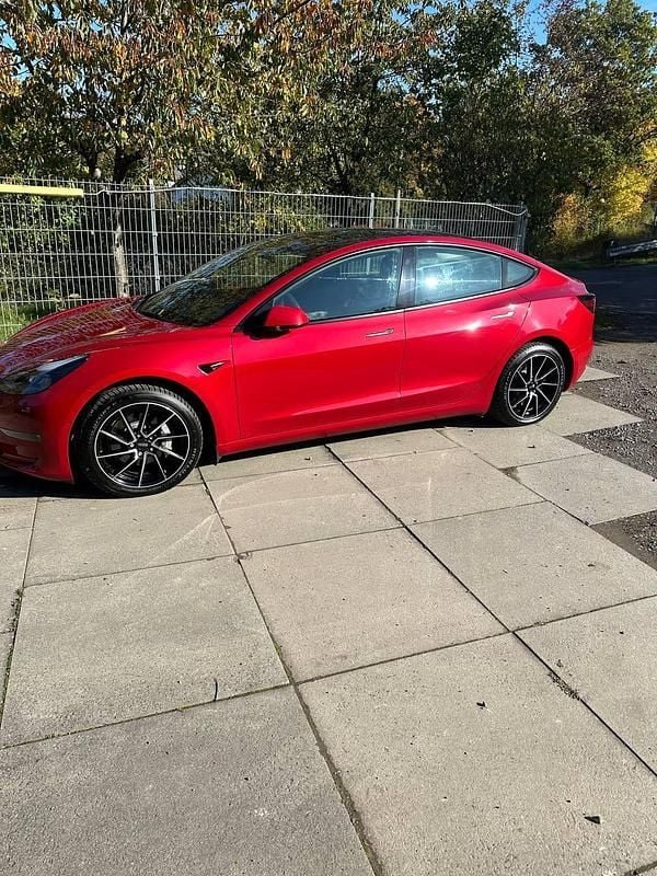 Andere farben Gebraucht 2021 Tesla Model 3 Limousine | 29.500 € (Fairer Preis) - Bild 1/4