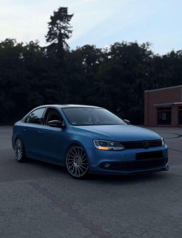 Gebraucht VW Jetta 122 PS (89 kW) 2014 Blau Limousine