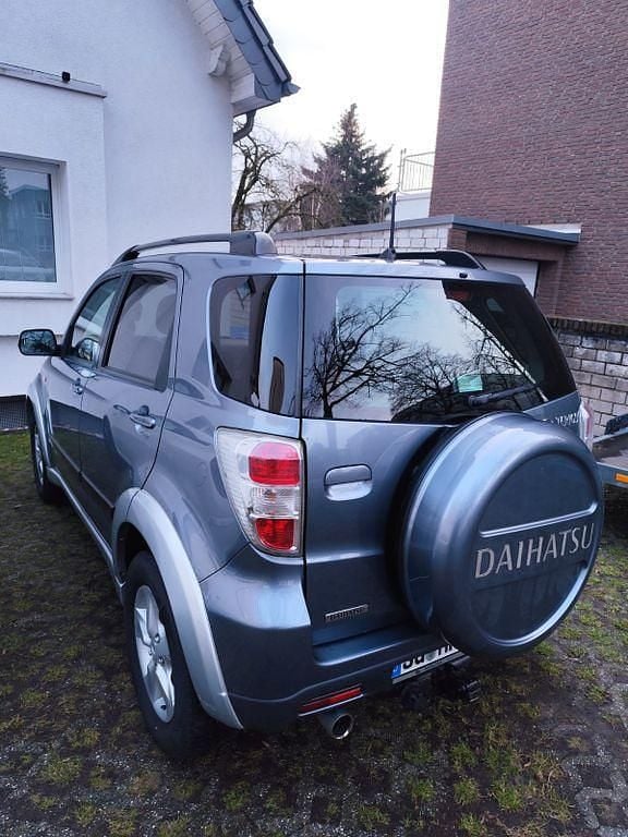 Gebraucht Daihatsu Terios 102 PS (75 kW) 2011 Grau SUV
