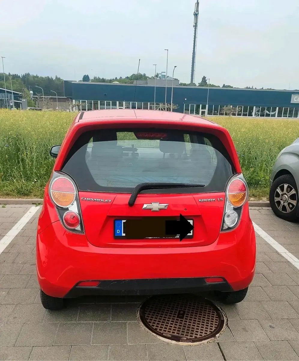 Second-hand Chevrolet Spark 68 CP (50 kW) 2011 Roșu Hatchback