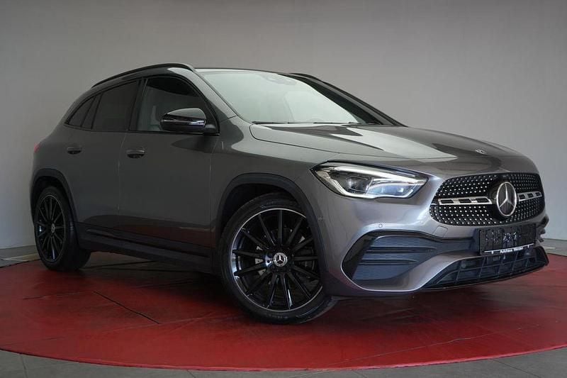 Mountaingrau Gebraucht 2020 Mercedes GLA220 AMG SUV | 26.490 € (Guter Preis) - Bild 1/4