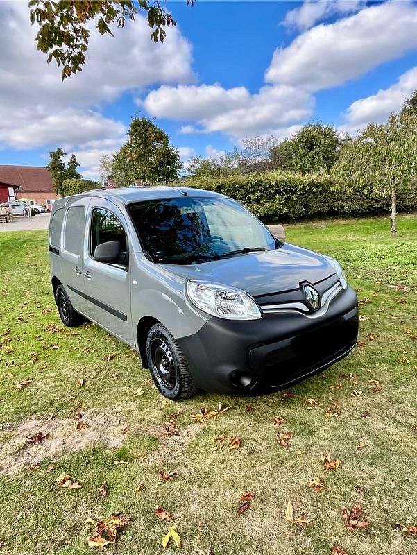 Grau Gebraucht 2014 Renault Kangoo Van / Kleinbus | 8.500 € (Fairer Preis) - Bild 1/4