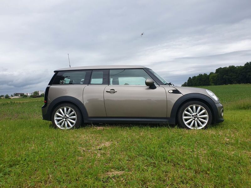 Grau Gebraucht 2011 Mini Cooper Clubman Kombi | 5.900 € (Guter Preis) - Bild 1/4
