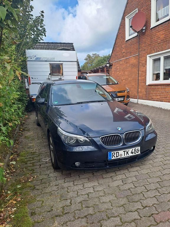 Gebraucht BMW 525 177 PS (130 kW) 2005 Blau Kombi