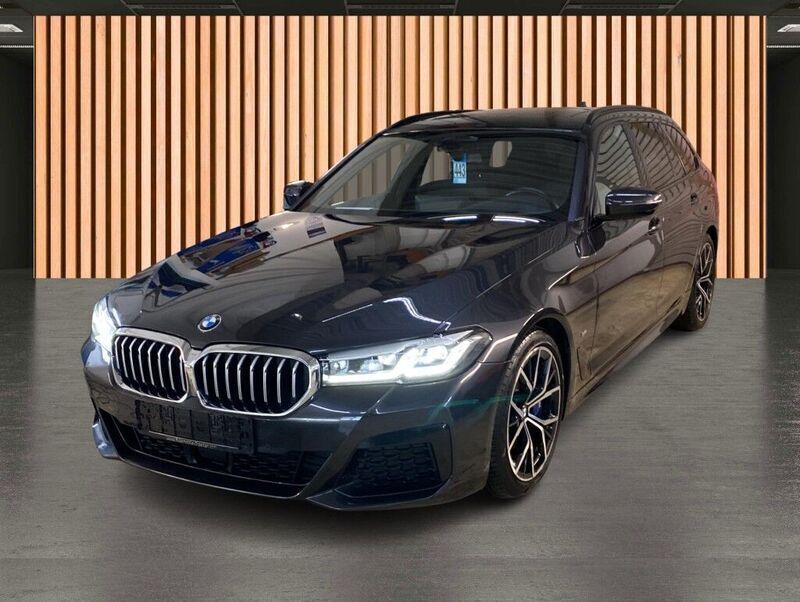 Gebraucht BMW 530 Performance 286 PS (210 kW) 2023 Schwarz black sapphire metallic (metallic) Kombi